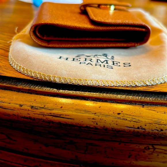 HOST PICK🎉NWOTHermes Calfskin wallet. Pouch/card&box.Seude interior&signage. - Picture 7 of 12